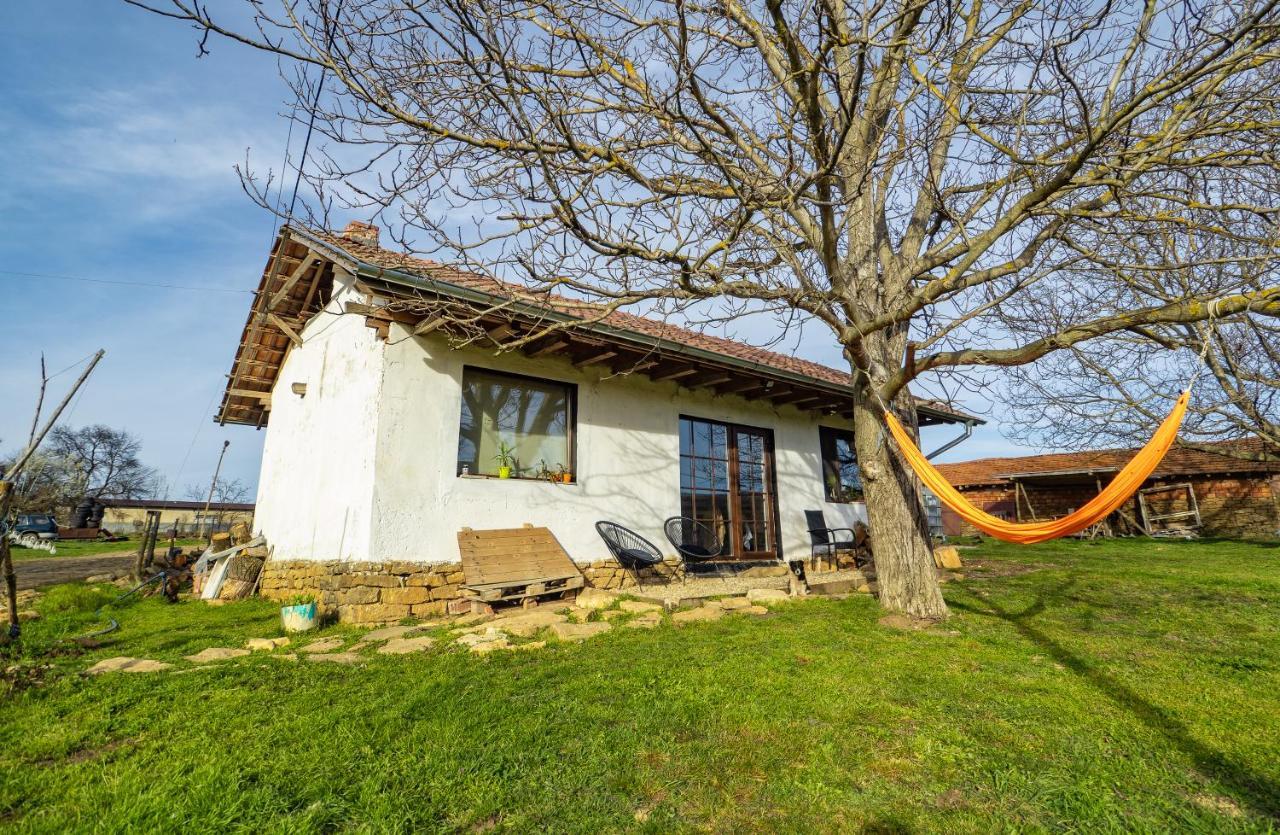 Вила "Намасте" С Панорамна Гледка И Камина На Дърва Lowetsch Exterior foto